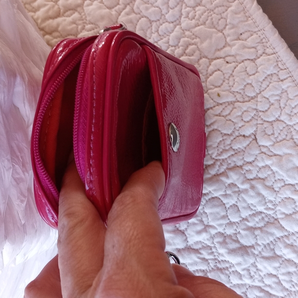 Coach pink leather case with silver hardware - Picture 3 of 4